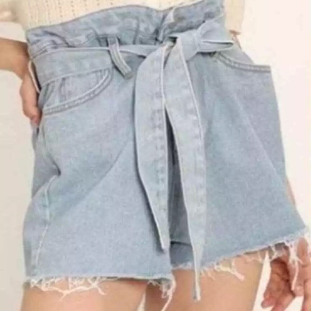 Abercrombie & Fitch Light Wash Rigid Denim High Rise Short Belt Blue Size 12